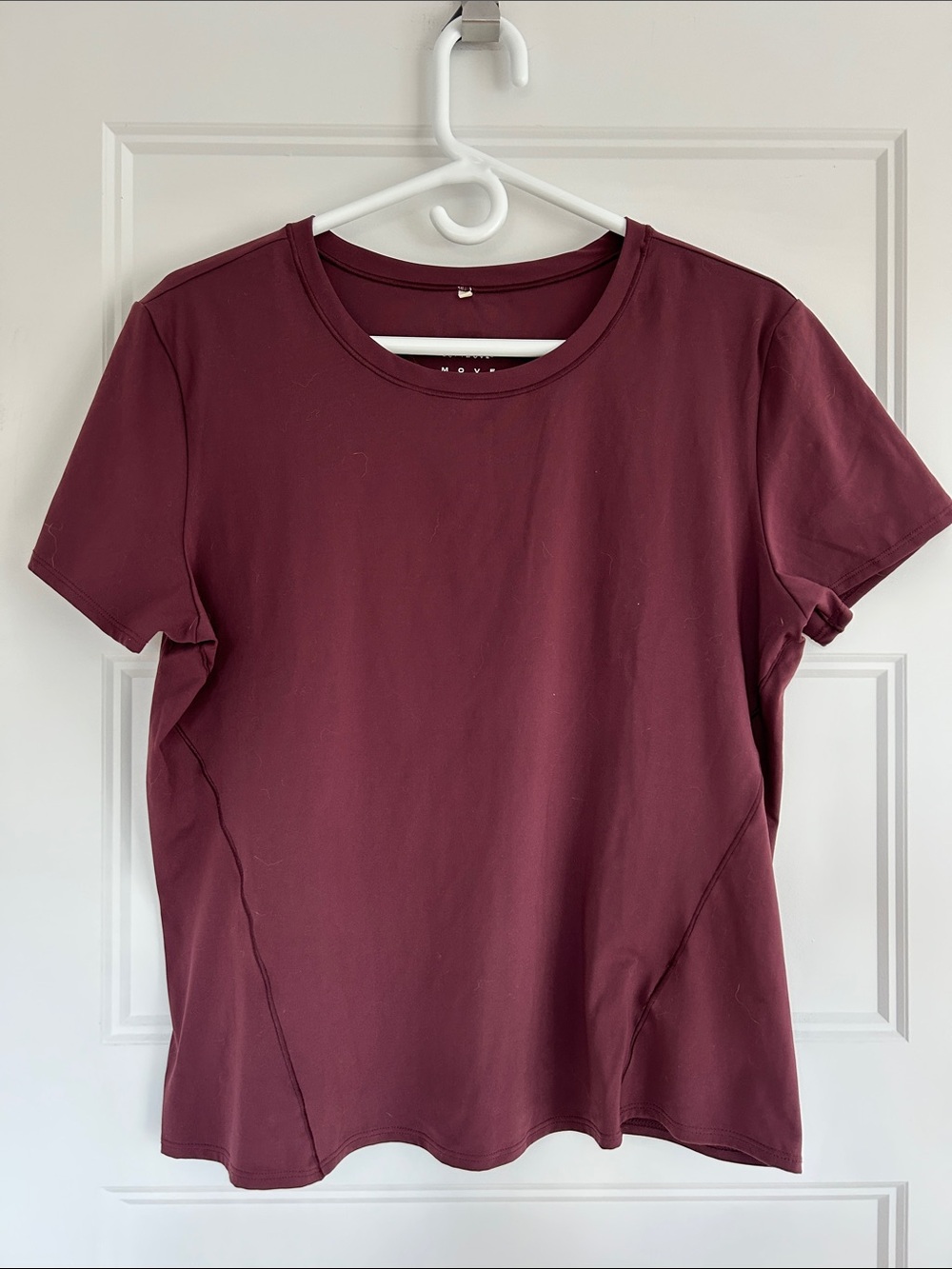 H&M Short Sleeve Crewneck Tee in Burgundy